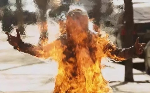 人体自燃（人体自燃的前兆）