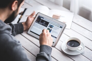 bomtoon可以设置中文吗 bomtoon汉化版官网入口