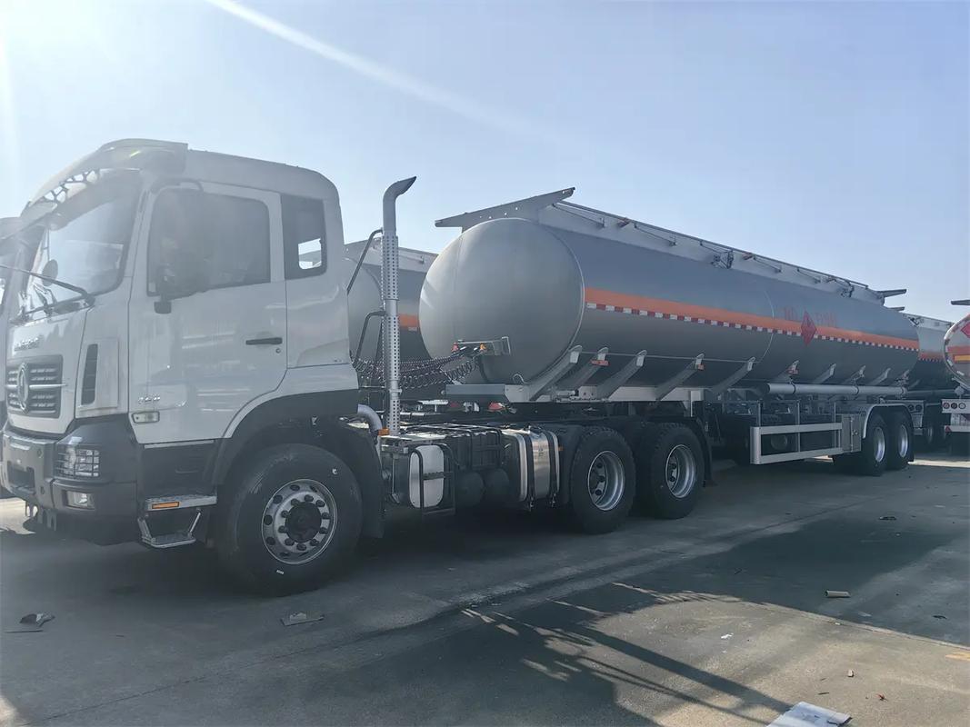 中铁特货：公司目前拥有的油罐车运输资产主要用于食用油运输，尚未开展原油或其他成品油运输业务