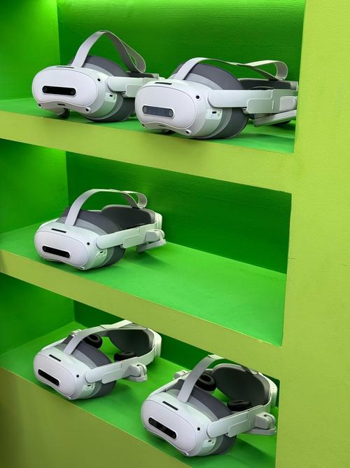 跳出终端内卷：AI眼镜的胜负手，藏在上游光机的技术壁垒里