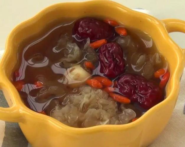 鸡蛋银耳汤的做法(银耳鸡蛋汤做法大全家常)