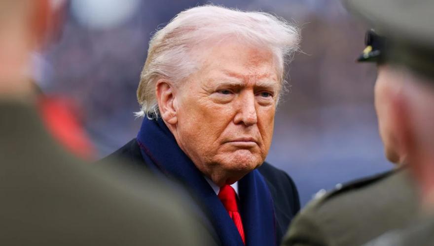 特朗普宣布对伊朗石油出口枢纽哈尔克岛发动“猛烈空袭”,称行动“彻底摧毁”了岛上所有军事目标