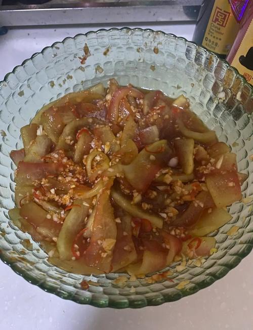 西瓜皮的做法（凉拌西瓜皮怎样做好吃）