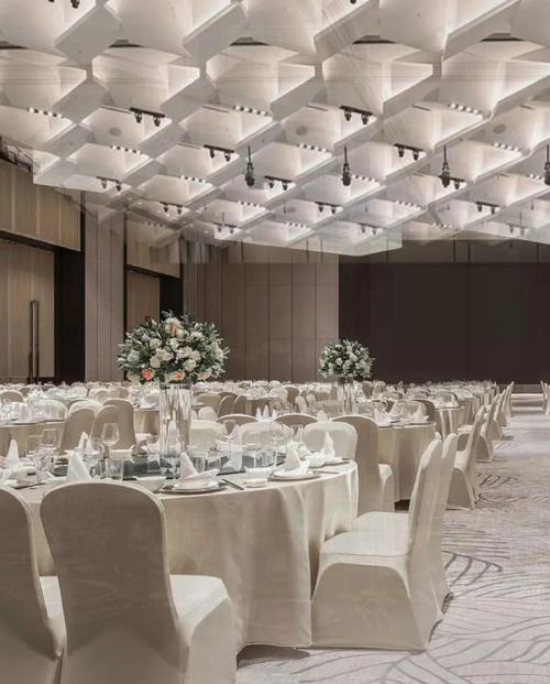 同庆楼：同庆楼旗下各门店及富茂酒店春节期间均正常营业