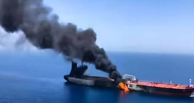 突然，直线拉升！霍尔木兹海峡，传来大消息！又一艘油轮遇袭！