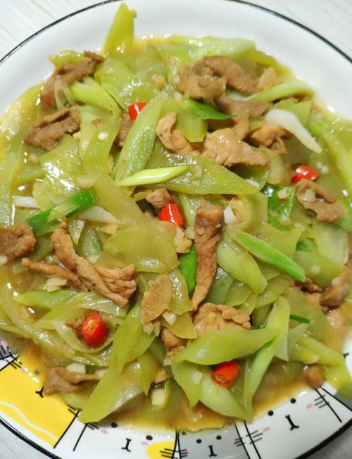 莴笋炒肉的做法（青椒炒肉家常做法）