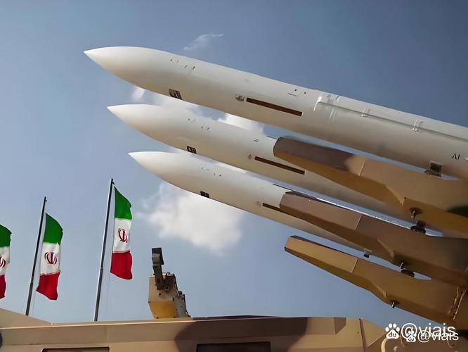 伊朗，亮出新武器